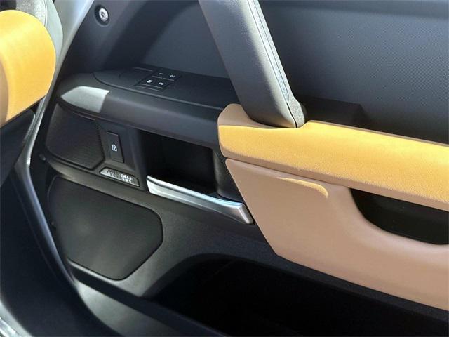 Photo of 2025 Fuji White Land Rover Defender