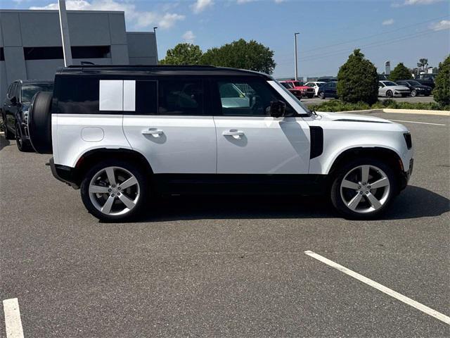 Photo of 2025 Fuji White Land Rover Defender