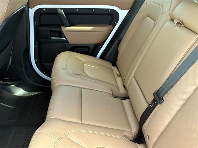 Photo of 2025 Fuji White Land Rover Defender