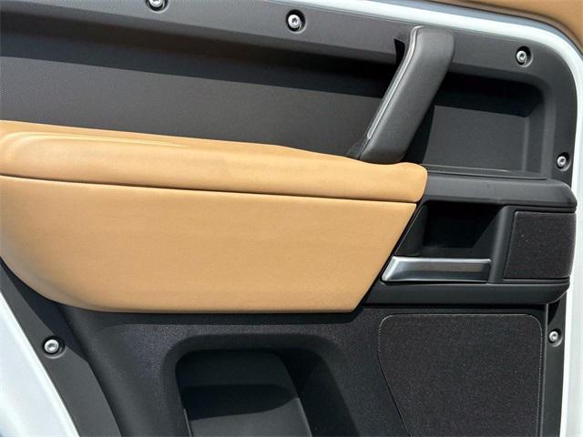 Photo of 2025 Fuji White Land Rover Defender