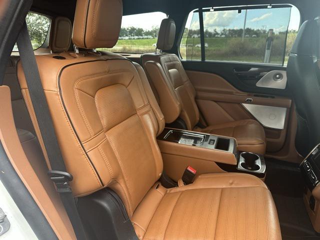 Photo of 2022 Pristine White Metallic Tri-Coat Lincoln Aviator