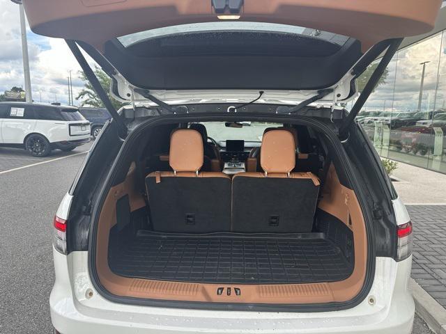 Photo of 2022 Pristine White Metallic Tri-Coat Lincoln Aviator