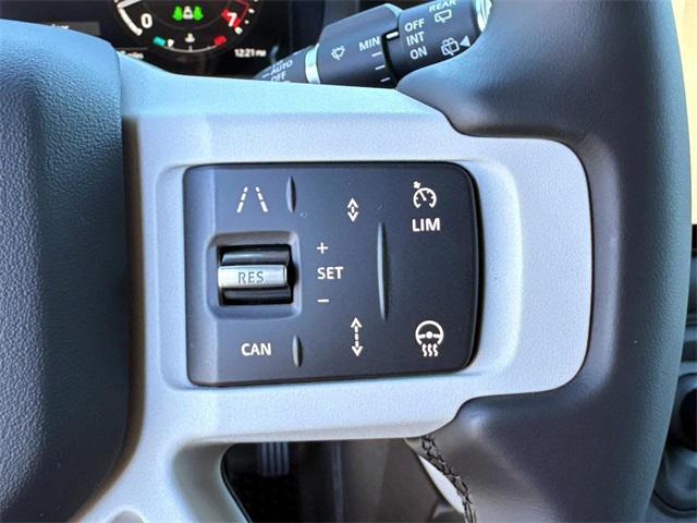 Photo of 2025 Fuji White Land Rover Defender