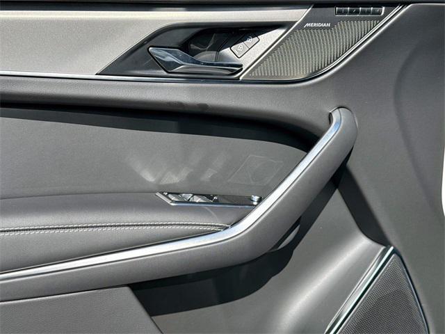 Photo of 2025 Fuji White Jaguar F-PACE