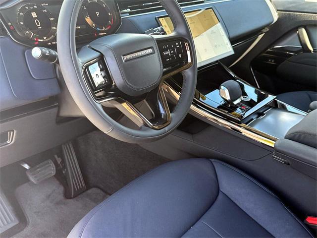 Photo of 2024 White Land Rover Range Rover Sport