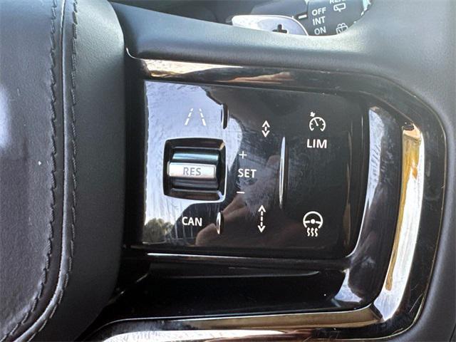 Photo of 2024 White Land Rover Range Rover Sport
