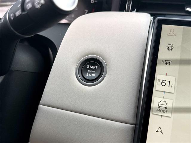 Photo of 2024 Varesine Blue Metallic Land Rover Discovery Sport