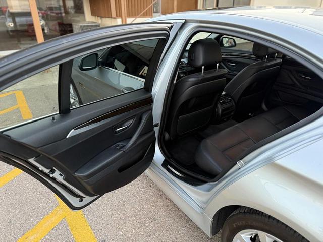 Photo of 2016 Silver BMW 535