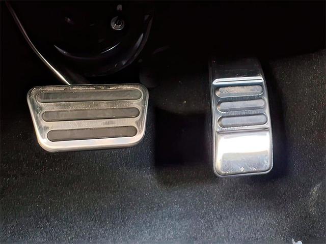 Photo of 2025 Shadow Black Ford Mustang