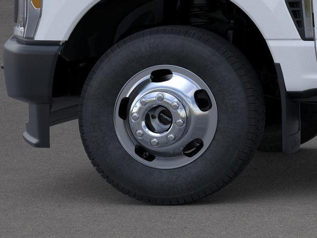 Photo of 2026 Oxford White Ford F-350