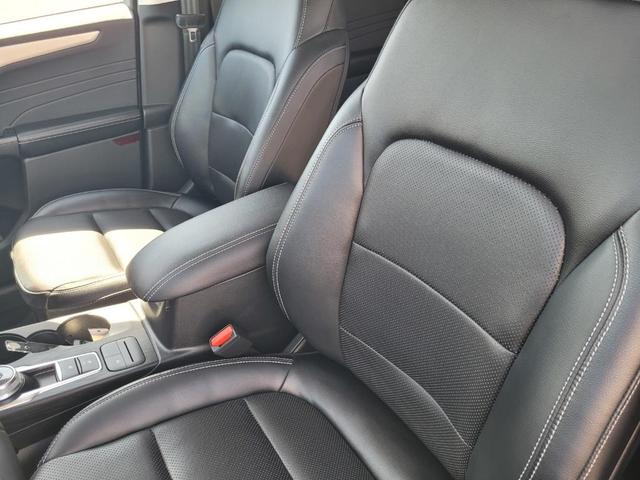 Photo of 2022 Carbonized Gray Metallic Ford Escape