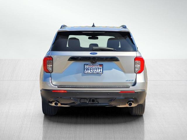 Photo of 2022 Iconic Silver Metallic Ford Explorer