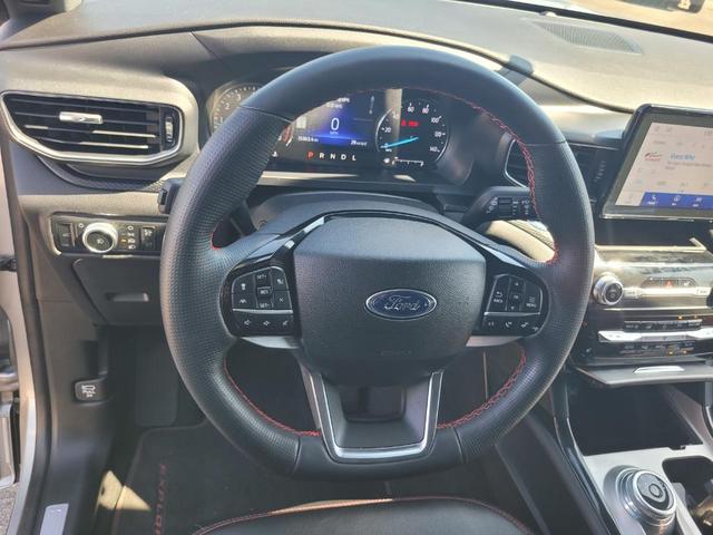 Photo of 2022 Iconic Silver Metallic Ford Explorer