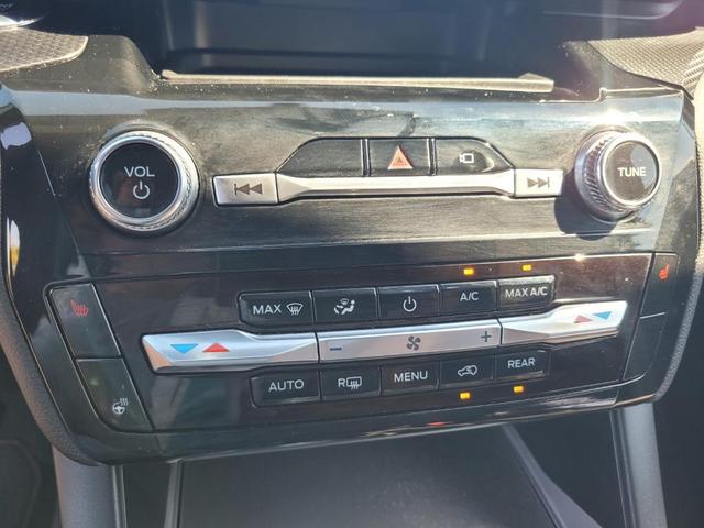 Photo of 2022 Iconic Silver Metallic Ford Explorer