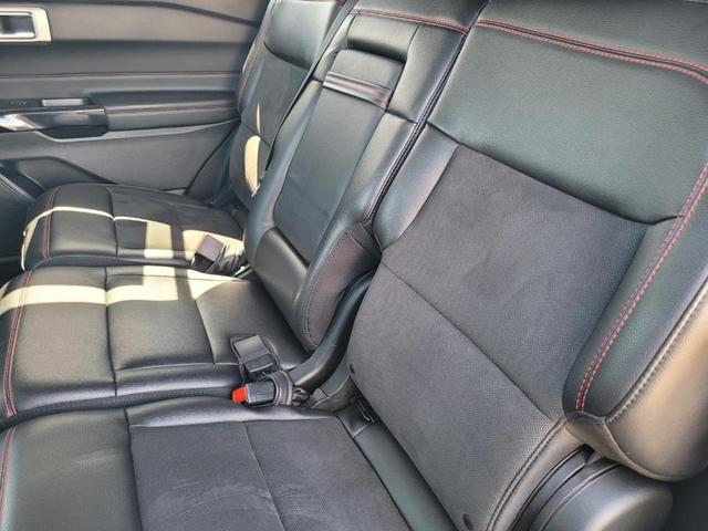 Photo of 2022 Iconic Silver Metallic Ford Explorer