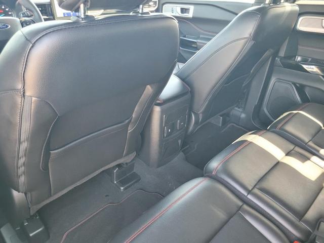 Photo of 2022 Iconic Silver Metallic Ford Explorer