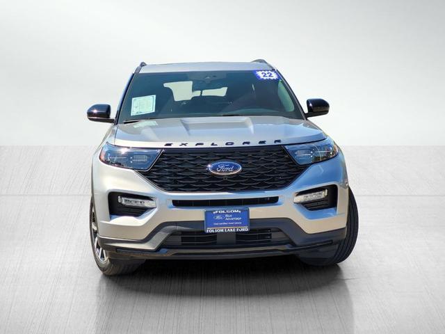 Photo of 2022 Iconic Silver Metallic Ford Explorer