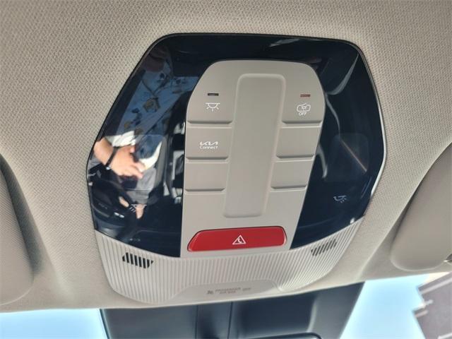 Photo of 2025 Snow White Pearl Kia K4