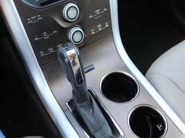 Photo of 2013 Ingot Silver Ford Edge