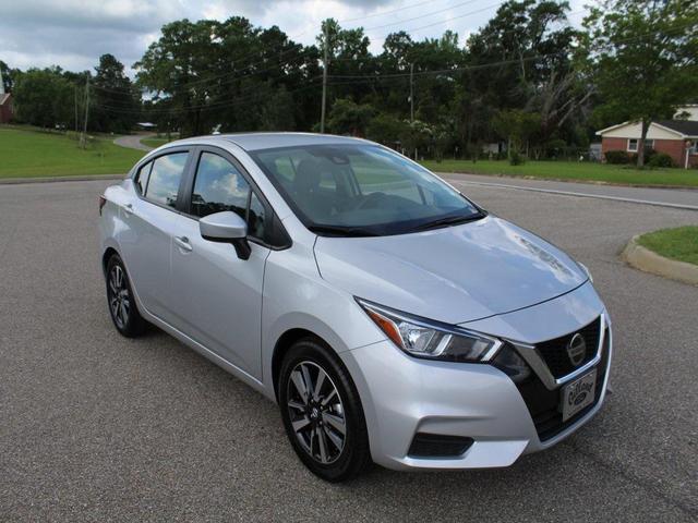 Photo of 2022 Brilliant Silver Metallic Nissan Versa