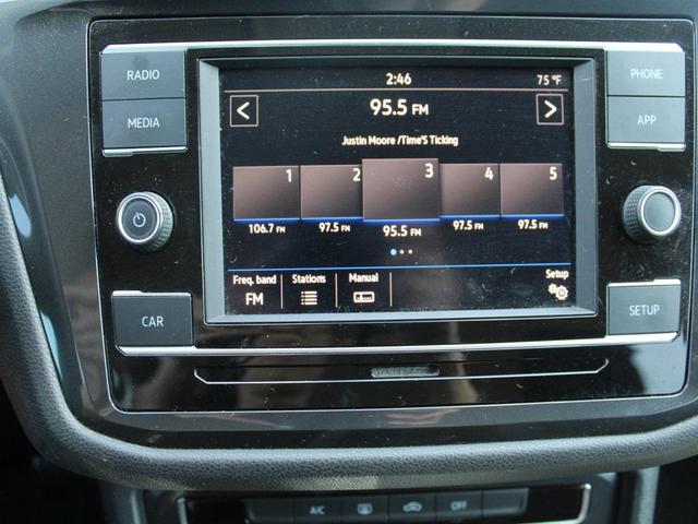 Photo of 2019 Orange Metallic Volkswagen Tiguan