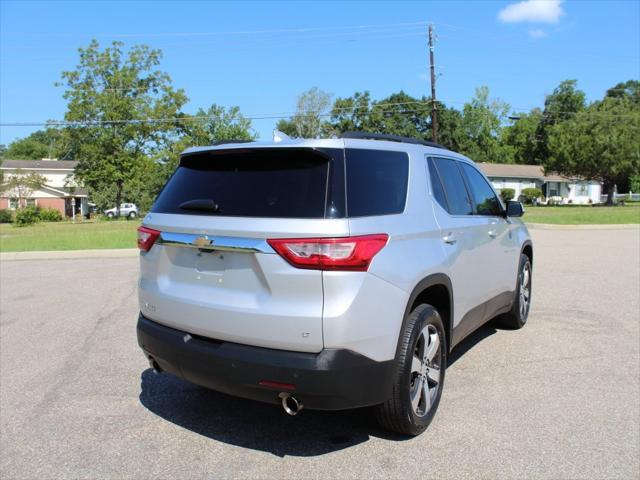 Photo of 2020 Silver Ice Metallic Chevrolet Traverse