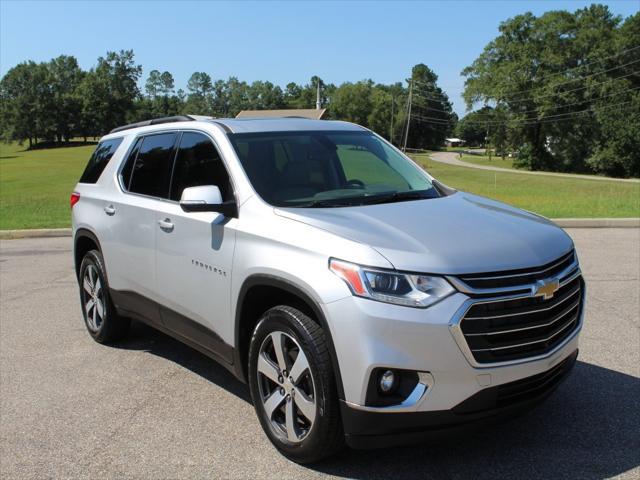 Photo of 2020 Silver Ice Metallic Chevrolet Traverse