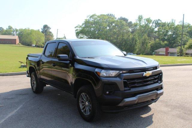Photo of 2023 Black Chevrolet Colorado