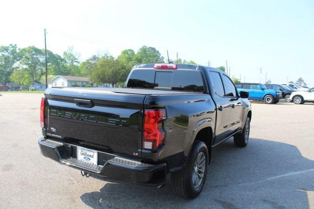 Photo of 2023 Black Chevrolet Colorado