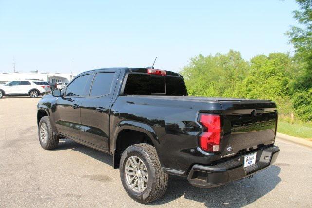 Photo of 2023 Black Chevrolet Colorado