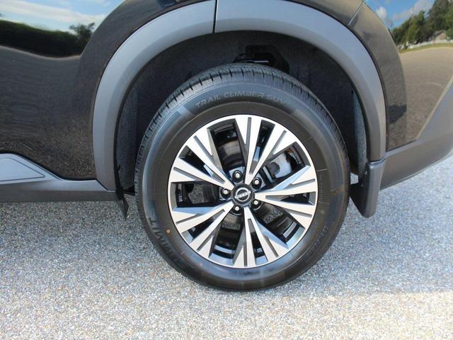 Photo of 2023 Super Black Nissan Rogue