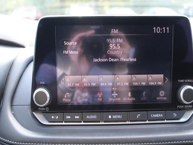 Photo of 2023 Super Black Nissan Rogue
