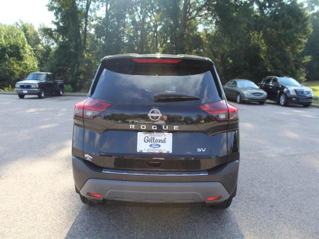 Photo of 2023 Super Black Nissan Rogue