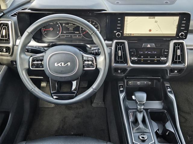 Photo of 2023 Glacial White Pearl Kia Sorento