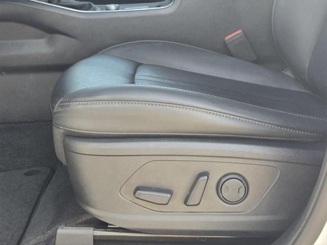 Photo of 2023 Glacial White Pearl Kia Sorento