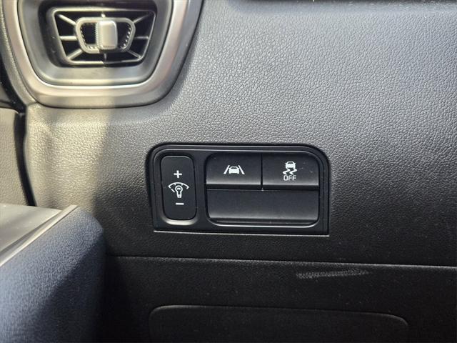 Photo of 2023 Glacial White Pearl Kia Sorento