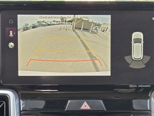Photo of 2023 Glacial White Pearl Kia Sorento