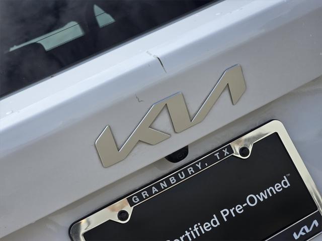Photo of 2023 Glacial White Pearl Kia Sorento