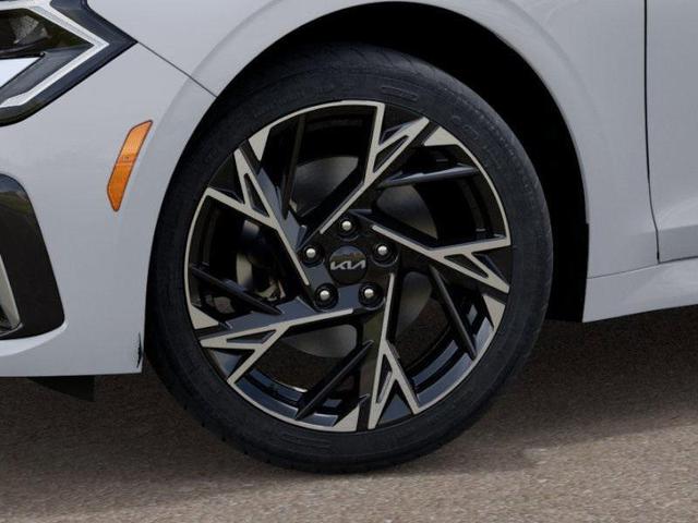 Photo of 2025 Snow White Pearl Kia K5