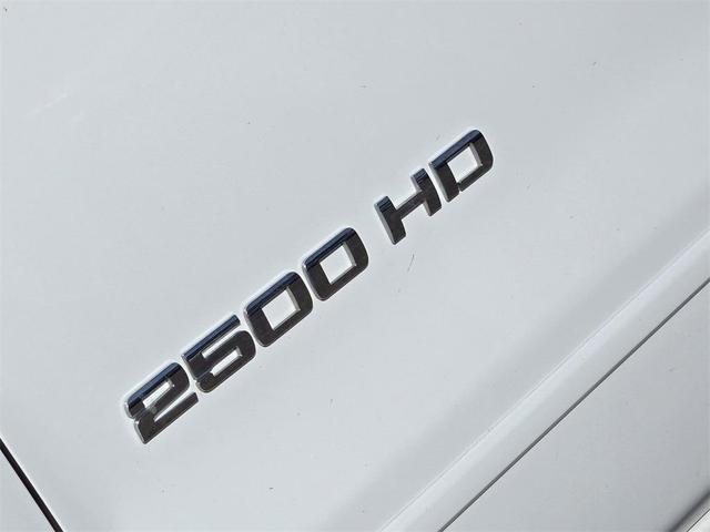 Photo of 2017 Summit White GMC Sierra 2500