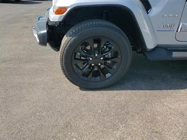Photo of 2023 Silver Zynith Clearcoat Jeep Wrangler 4xe