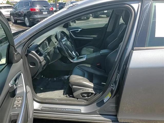 Photo of 2018 Osmium Gray Metallic Volvo S60