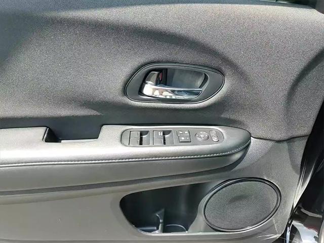 Photo of 2022 Crystal Black Pearl Honda HR-V