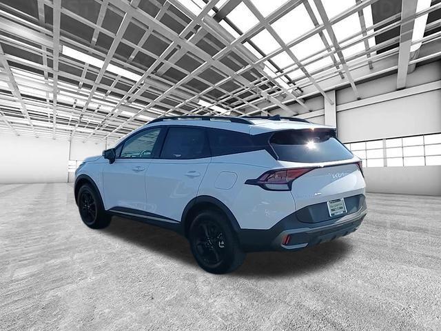 Photo of 2024 Glacial White Pearl Kia Sportage