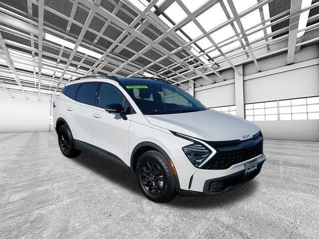 Photo of 2024 Glacial White Pearl Kia Sportage