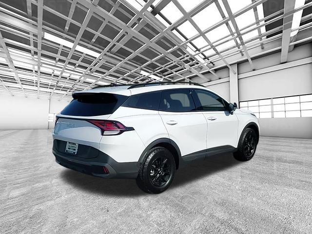 Photo of 2024 Glacial White Pearl Kia Sportage