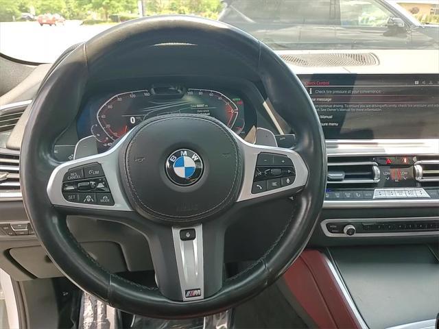 Photo of 2022 Mineral White Metallic BMW X6