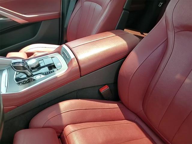 Photo of 2022 Mineral White Metallic BMW X6