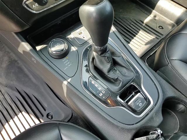 Photo of 2019 Diamond Black Crystal Pearlcoat Jeep Cherokee