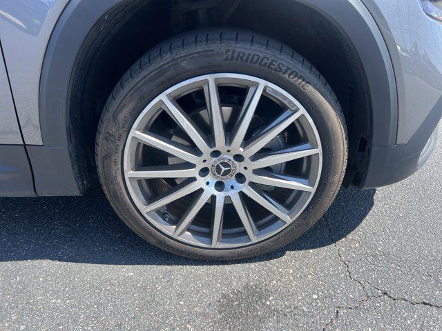 Photo of 2022 Mountain Grey Metallic Mercedes-Benz GLB 250